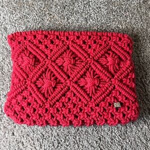 Uno De 50 Limited Edition Red Crochet Knit Wallet Clutch Jewelry Summer Bag